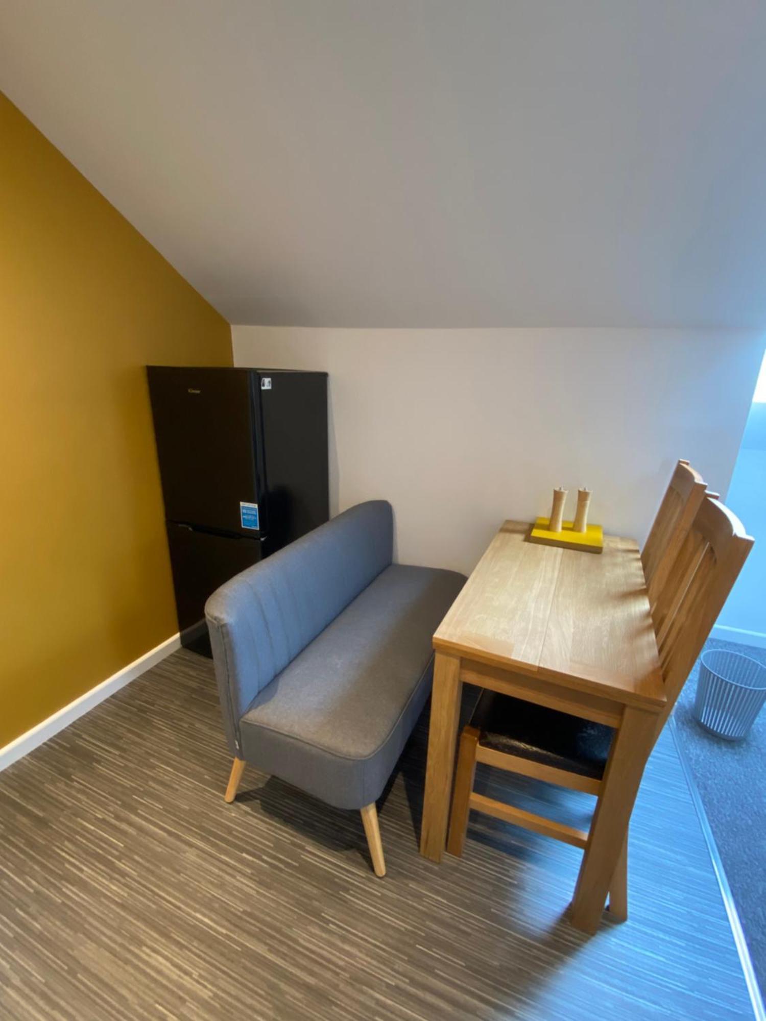 Modern Studio Apartment Set Beneath The Black Mountains A Stones Throw From The Offas Dyke Path Clodock Buitenkant foto