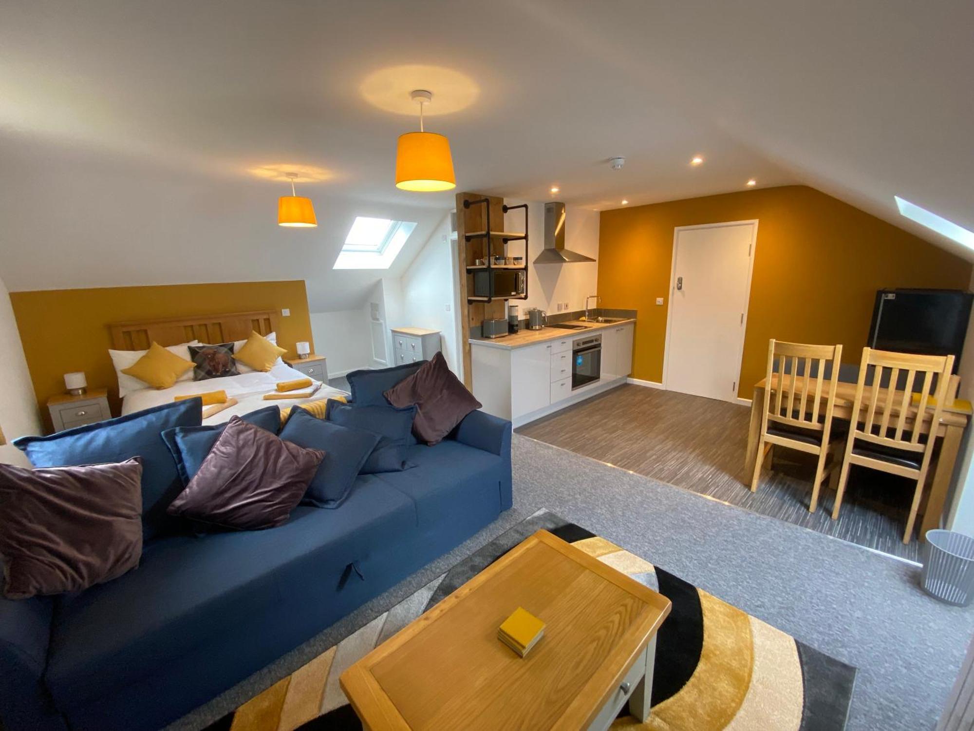 Modern Studio Apartment Set Beneath The Black Mountains A Stones Throw From The Offas Dyke Path Clodock Buitenkant foto