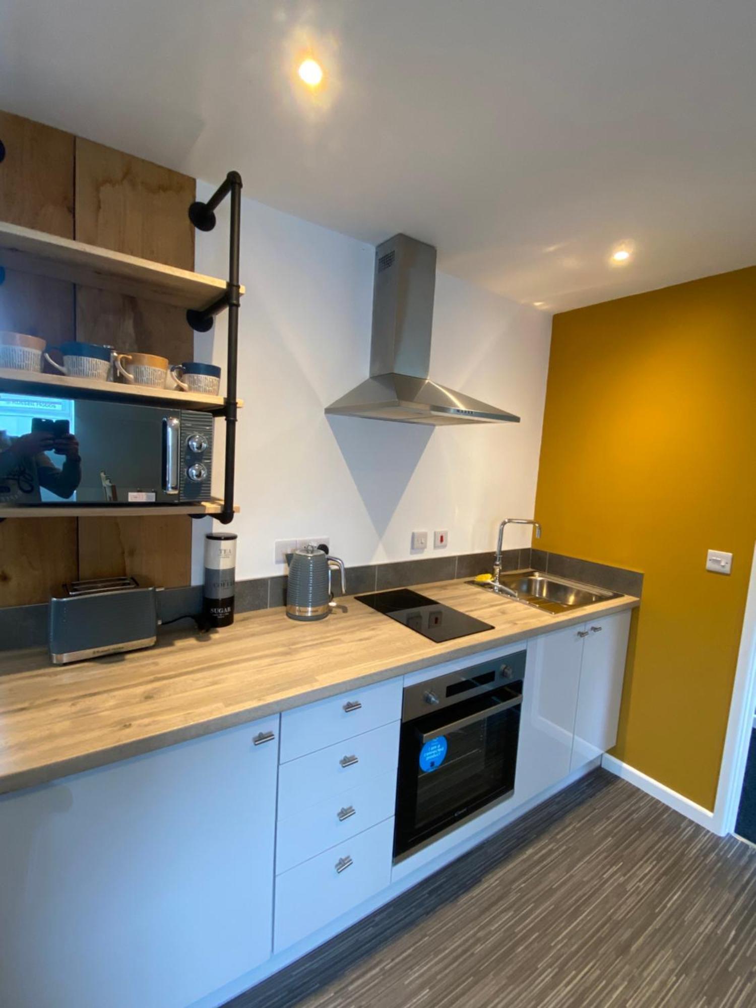 Modern Studio Apartment Set Beneath The Black Mountains A Stones Throw From The Offas Dyke Path Clodock Buitenkant foto