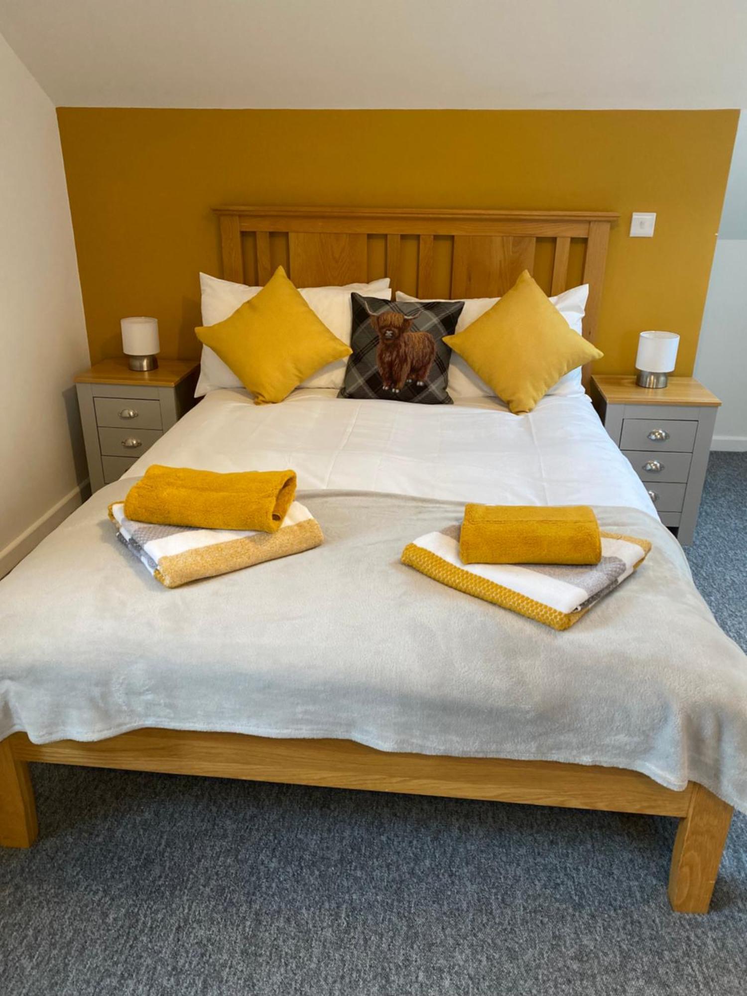 Modern Studio Apartment Set Beneath The Black Mountains A Stones Throw From The Offas Dyke Path Clodock Buitenkant foto